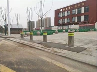 Automatisk hydraulisk stigende trafikkpullerter